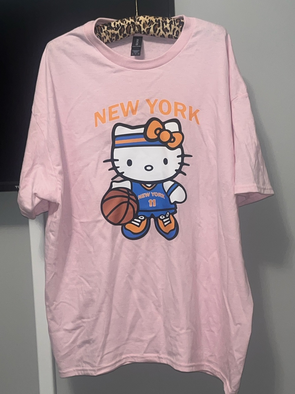 Hello Kitty NY Knicks t-shirt